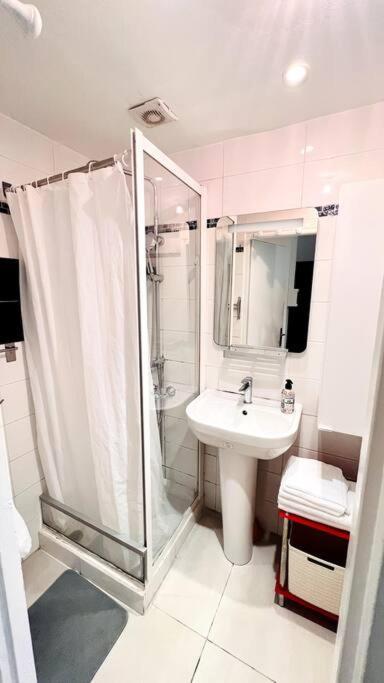 Umbaa - Cute Studio Appartement Nice Buitenkant foto
